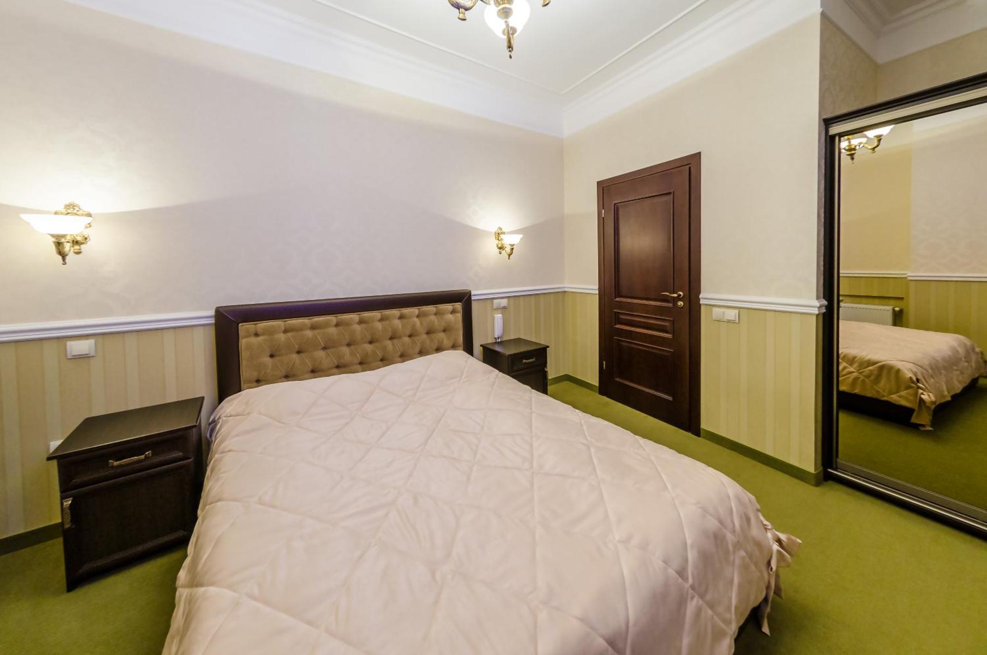 Franz Hotel&Restaurant Ivano-Frankivsk Rum bild