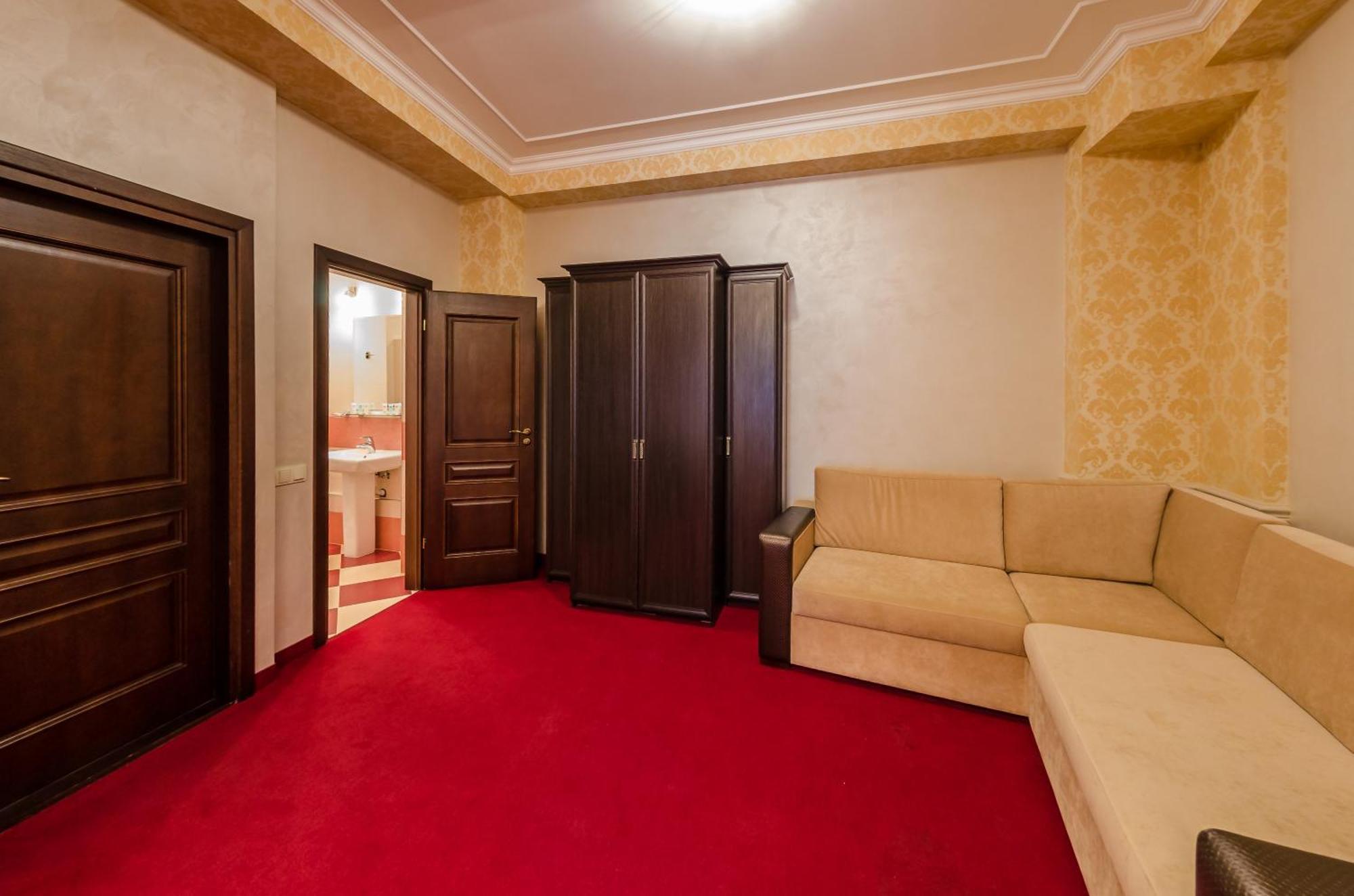 Franz Hotel&Restaurant Ivano-Frankivsk Rum bild
