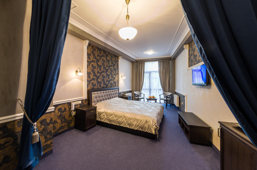 Franz Hotel&Restaurant Ivano-Frankivsk Rum bild